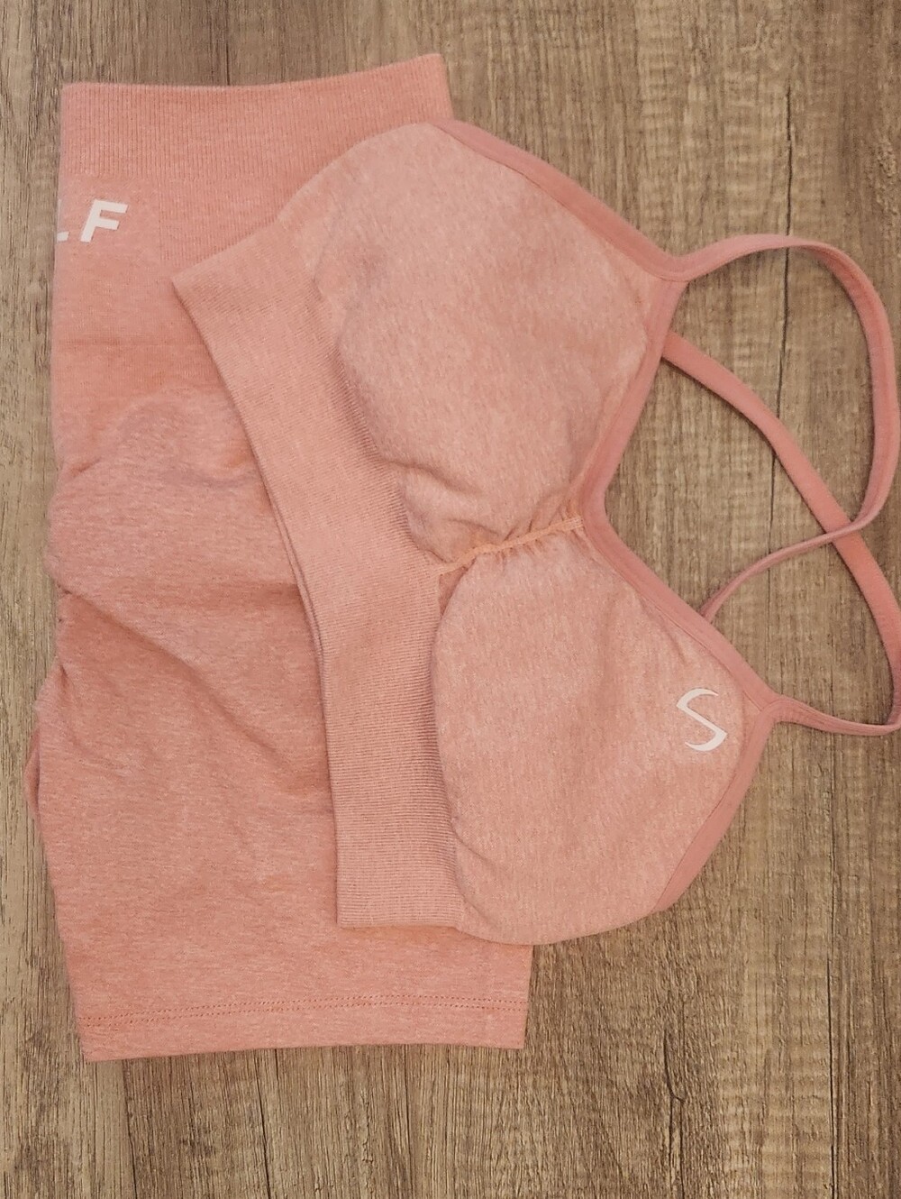 TLF Boost Seamless Coral Heather Scrunch Shorts and Sports Bra Set - Picture 5 of 5